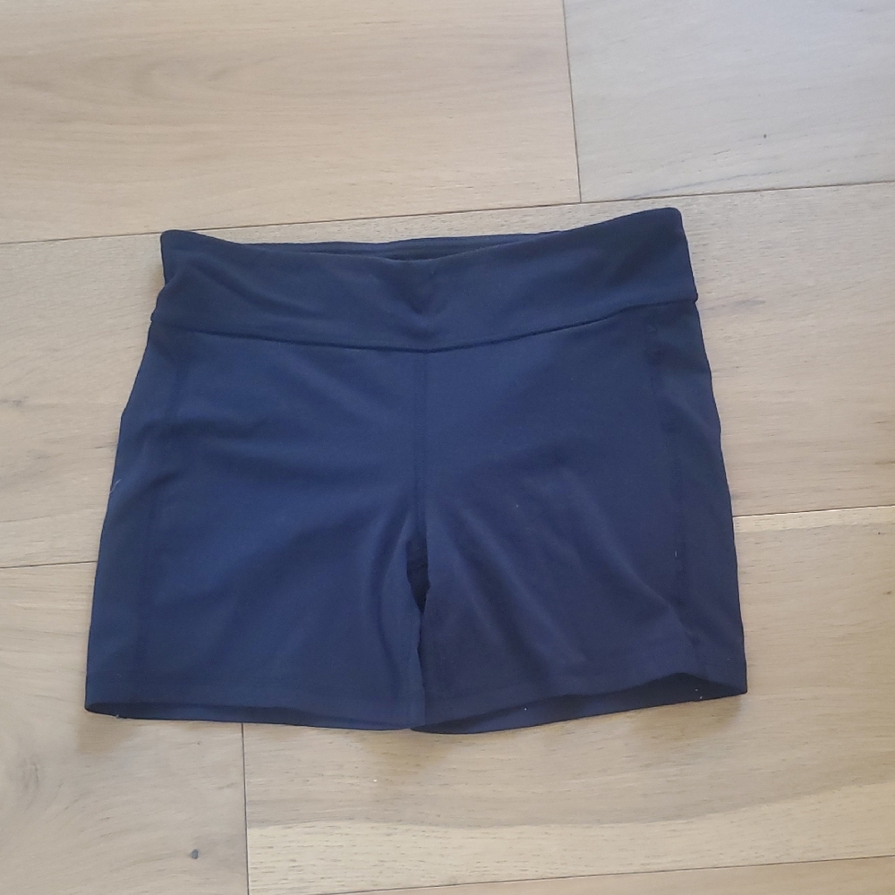 Athleta Transcend 3 inch shorts